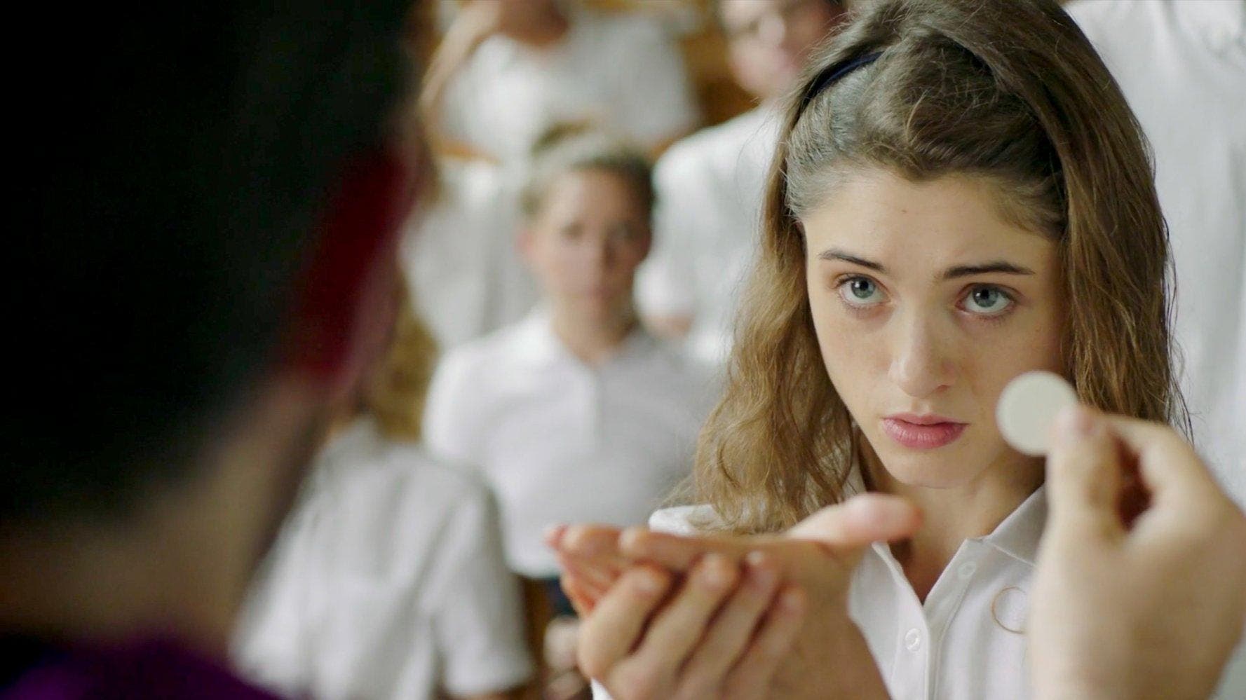 Tr Iler De Yes God Yes La Nueva Comedia Sexual De Natalia Dyer Stranger Things