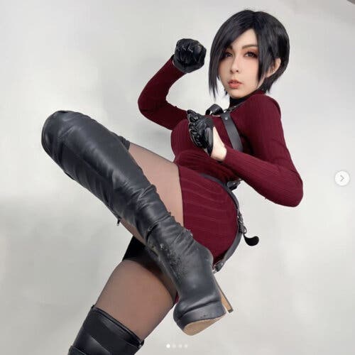 Ada Wong De Resident Evil 4 Deslumbra Con Este Maravilloso Cosplay