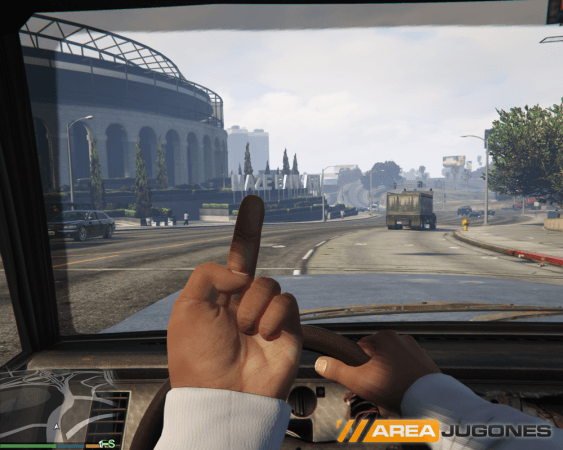La calidad gráfica que se puede obtener con GTA V es muy interesante. El rendimiento es más que aceptable, aunque esperábamos algo más del juego en un equipo que cumple con los requisitos recomendados.