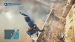 Arno, tras saltar de forma muy aleatoria desde un edificio, segundos antes de entrar en desincronización, gracias a un bug en el sistema de parkour.