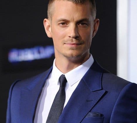 Imagen de Es oficial: Joel Kinnaman es el sustituto de Tom Hardy en Suicide Squad