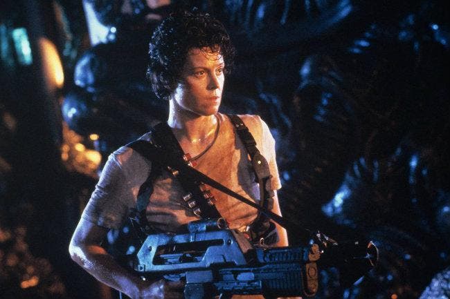 Imagen de Sigourney Weaver volvería rejuvenecida a futuras películas de Alien