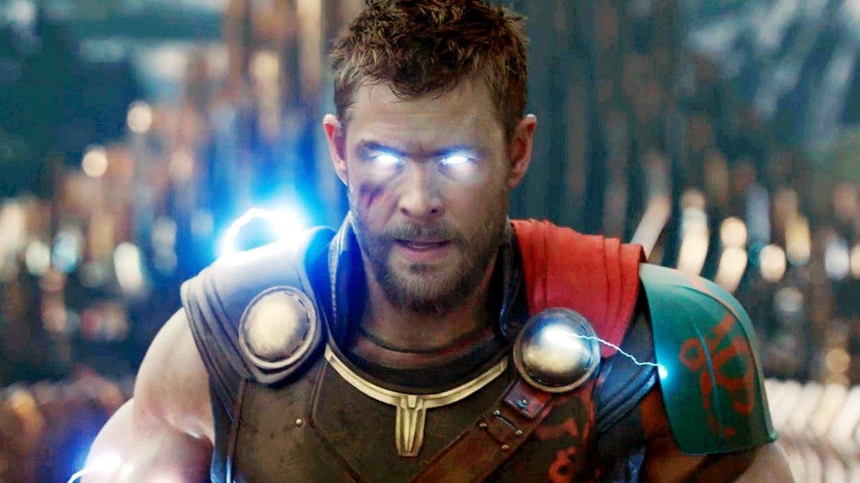 Thor Ragnarok Glowing Eyes Lightning e1504874687940