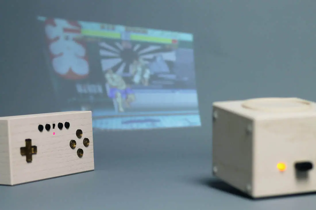 Imagen de Zette System, la primera consola con mini-proyector