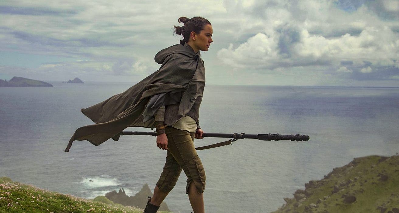 rey the last jedi on ahch to e1515779415223