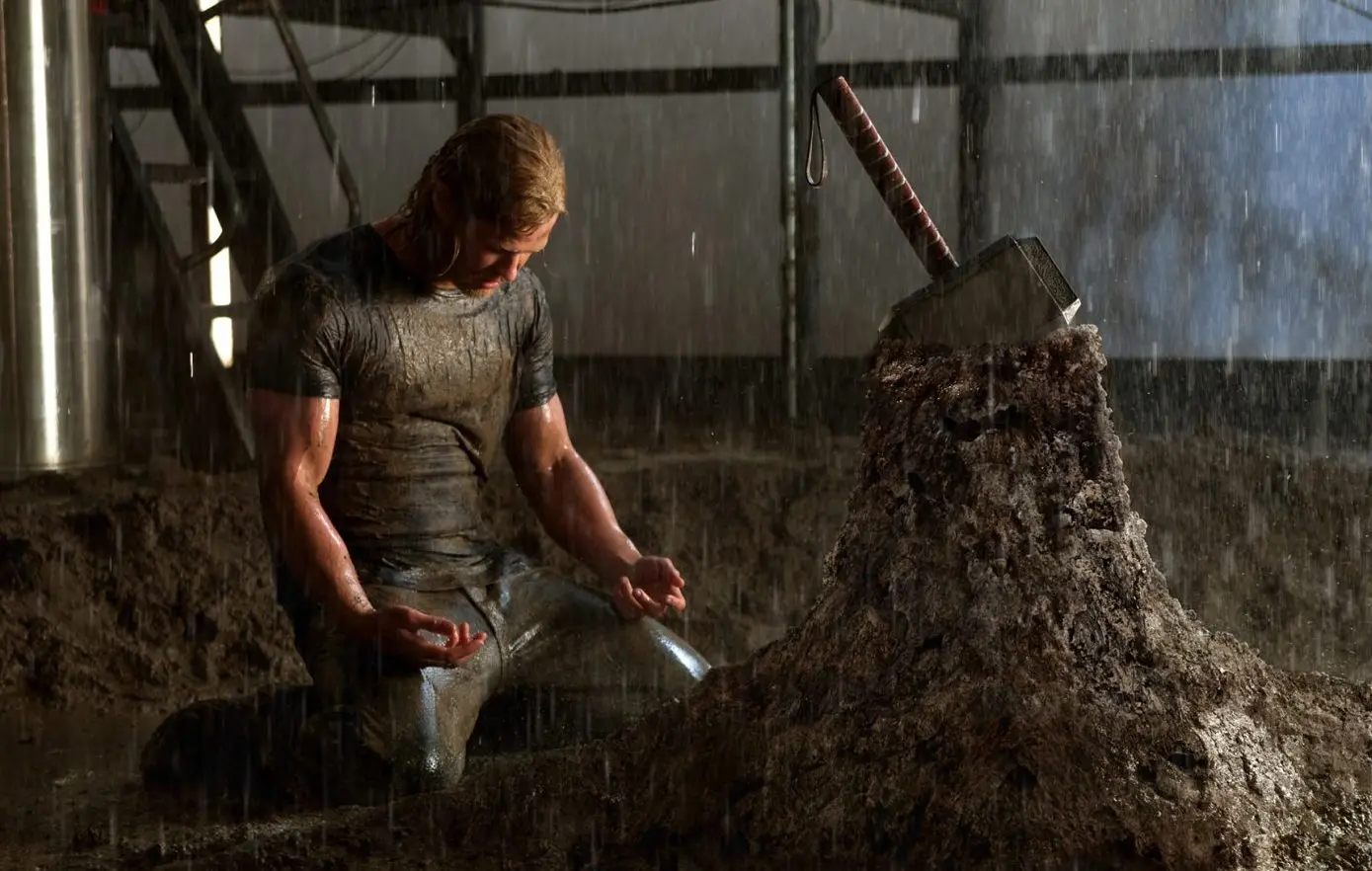 Imagen de Chris Hemsworth deja el martillo de Thor y la actuación por un tiempo