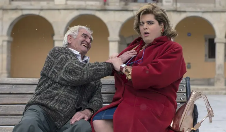Imagen de Paquita Salas se introduce de lleno en el recinto de los Premios Oscar