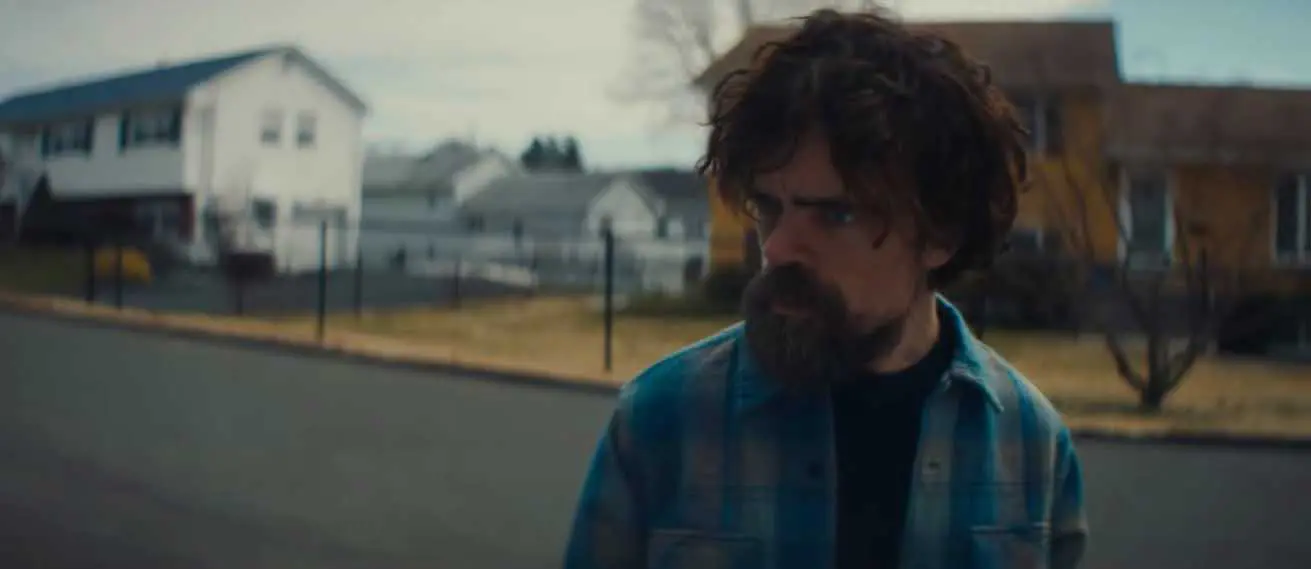 Imagen de Peter Dinklage y el fin del mundo en el primer tráiler de I Think We're Alone