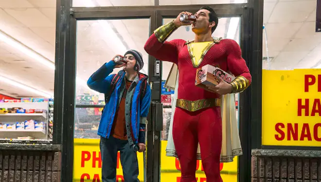Imagen de Billy Batson brilla como el rayo en la nueva imagen de Shazam!