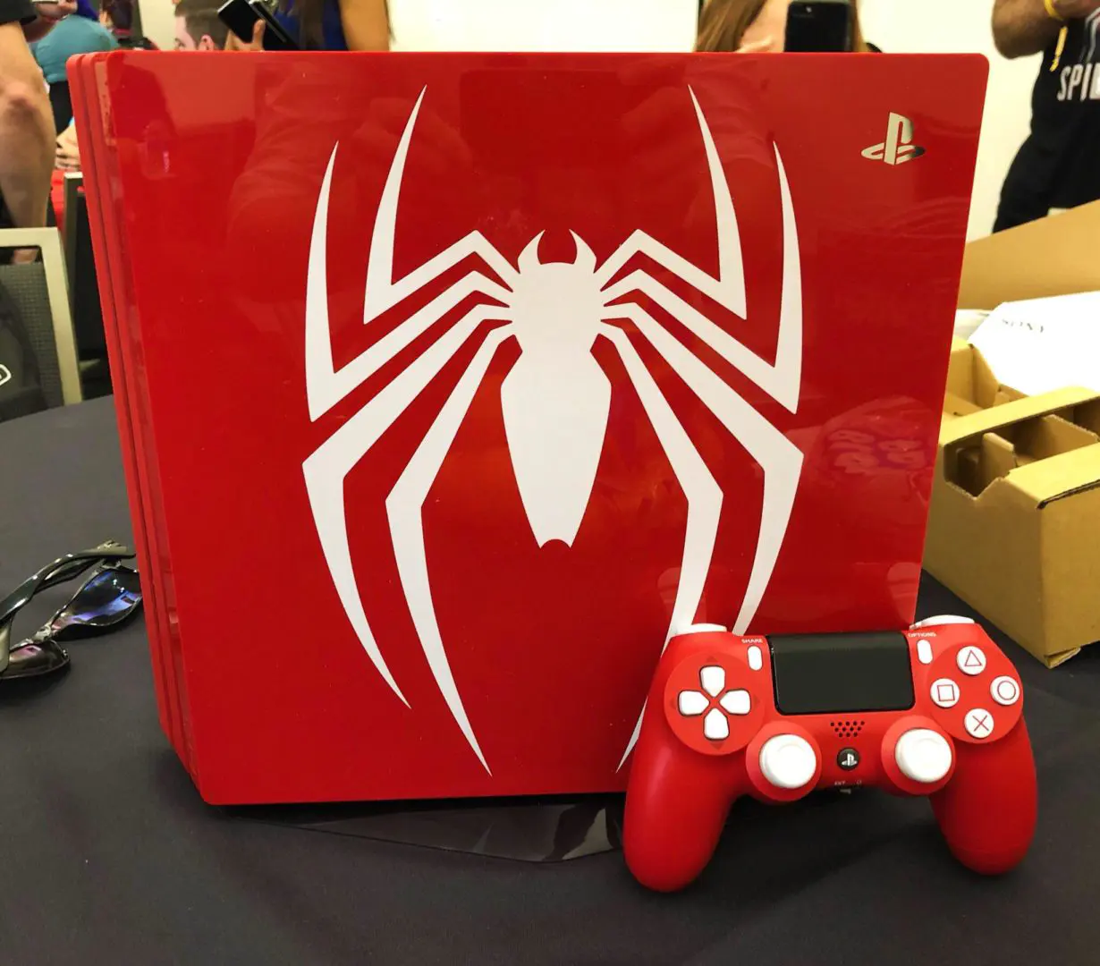 Imagen de La PlayStation 4 de Spider-Man comienza a subastarse por precios desorbitados