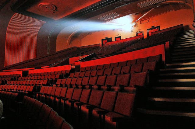 Imagen de El Ministerio de Cultura amenaza con subir el IVA si las salas de cine no aplican la bajada