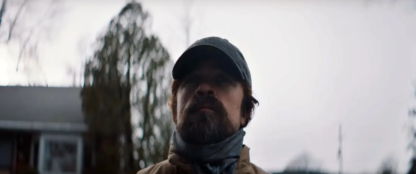 Imagen de La soledad enloquece a Peter Dinklage en el nuevo tráiler de I Think We’re Alone Now
