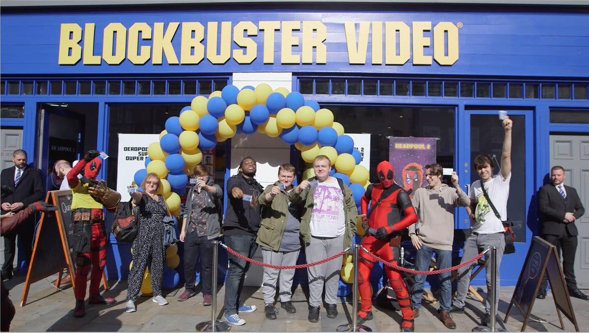 Imagen de El Blu-ray de Deadpool 2 arrasa en Londres gracias a una ingeniosa campaña de Blockbuster