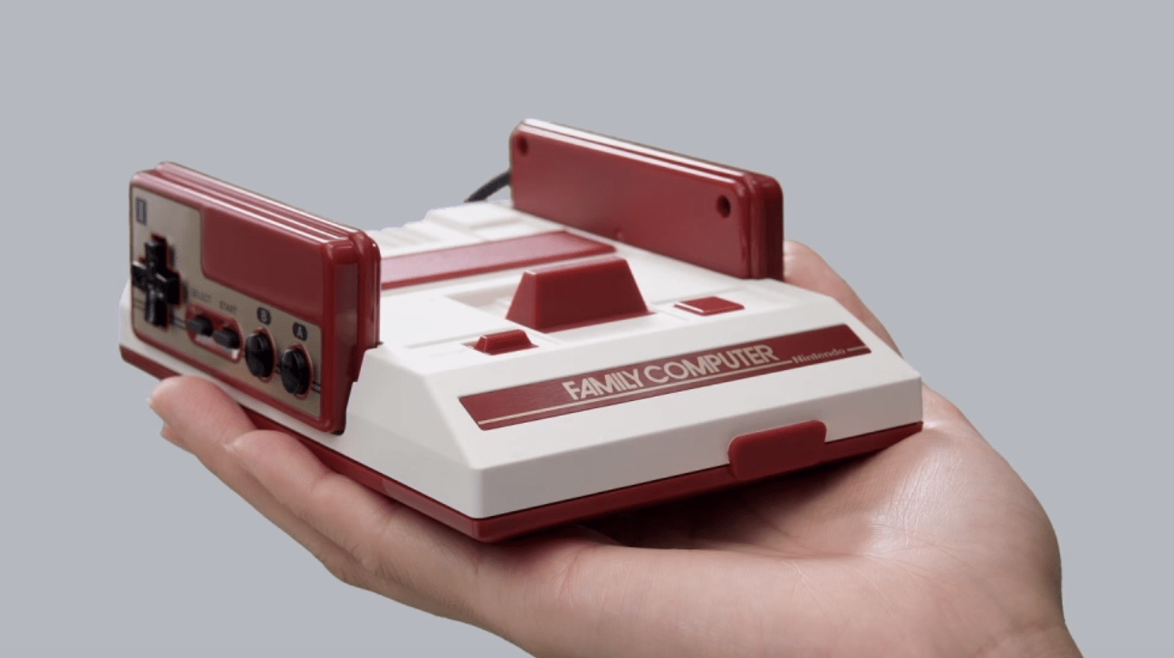 Imagen de Japón monta en cólera por una foto de un niño sujetando un mando de NES al revés