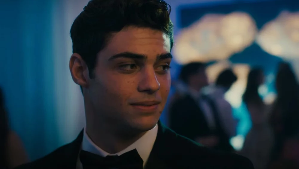 Imagen de Noah Centineo a lo gigoló en el primer tráiler de The Perfect Date