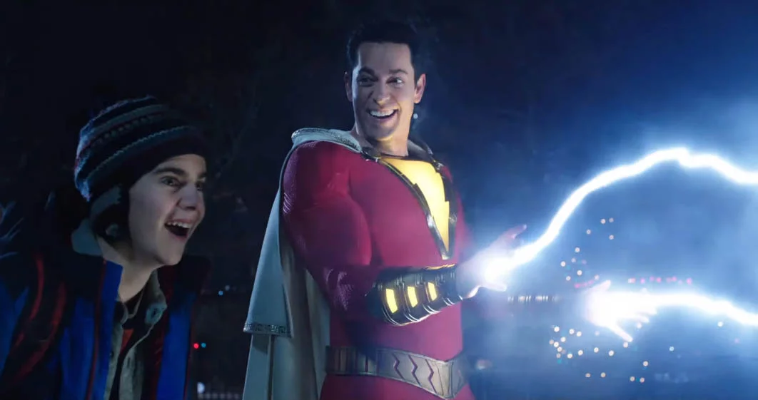 Imagen de Billy Batson practica sus poderes en el nuevo tráiler de Shazam!
