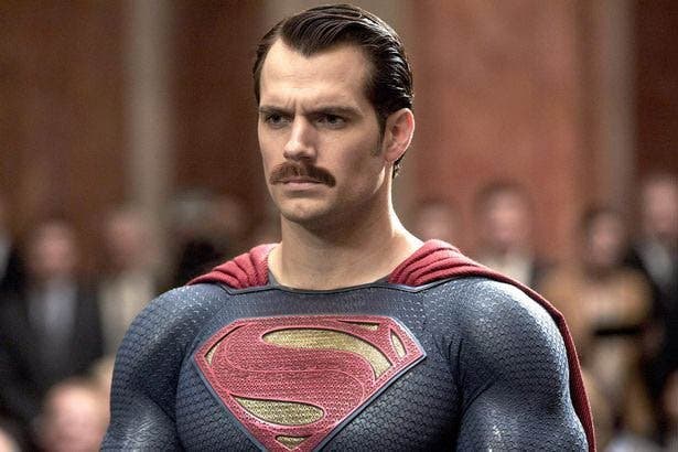 Imagen de Primera imagen real del Superman bigotudo de Henry Cavill en Justice League