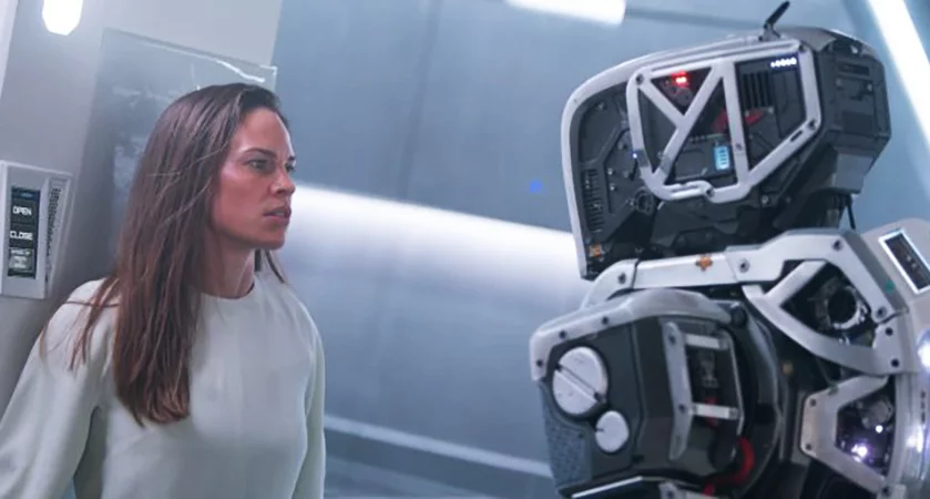 Imagen de I Am Mother: Hilary Swank vs. GLaDOS en la nueva película de Netflix