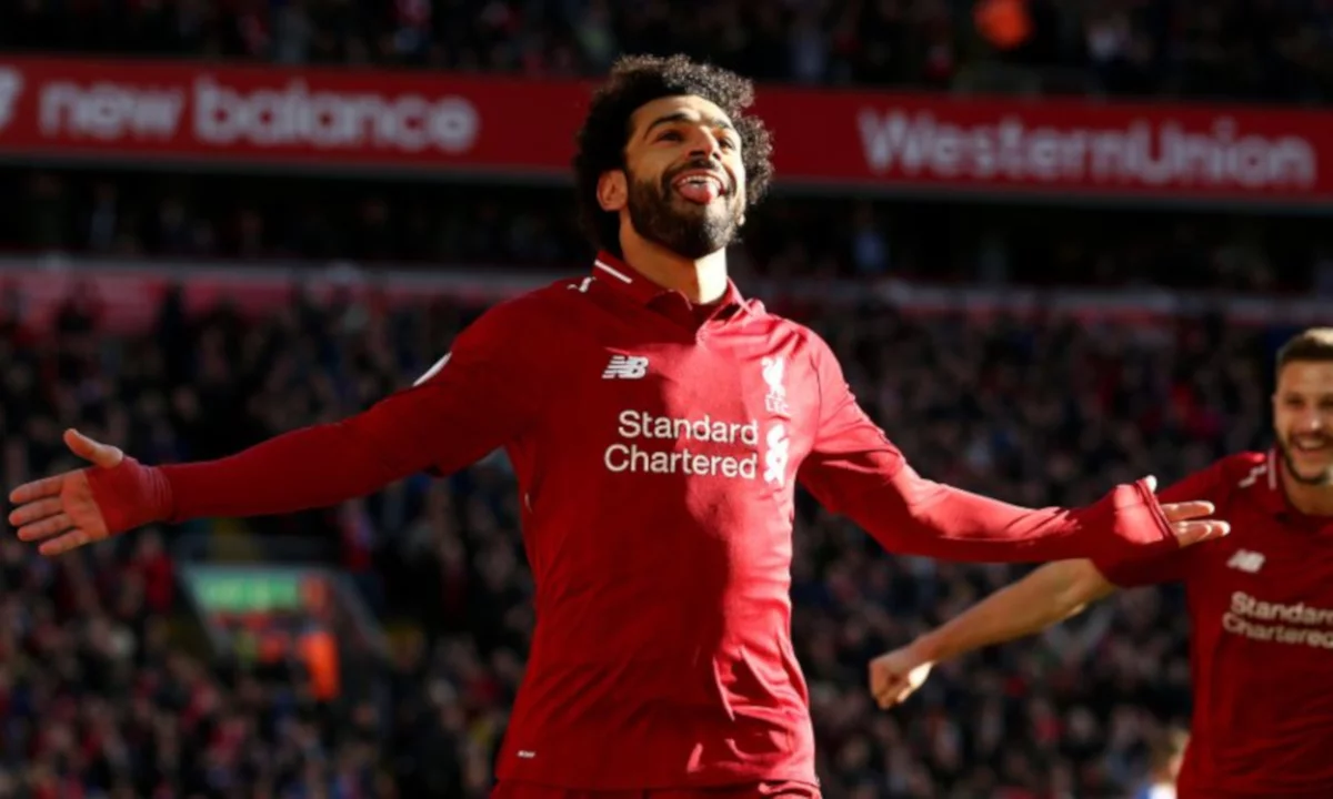 Imagen de FIFA 20 se la devuelve a PES y anuncia un acuerdo de colaboración con el Liverpool
