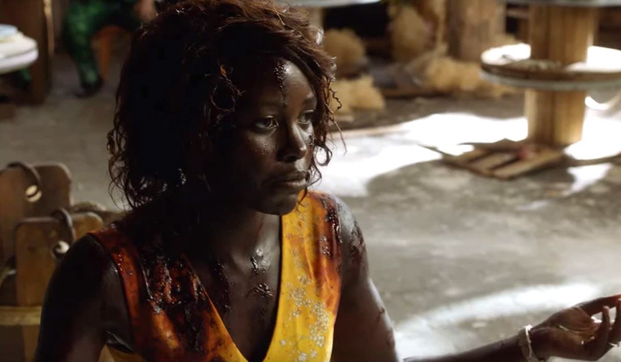 Imagen de Lupita Nyong'o combate una horda de zombies en el primer tráiler de Little Things