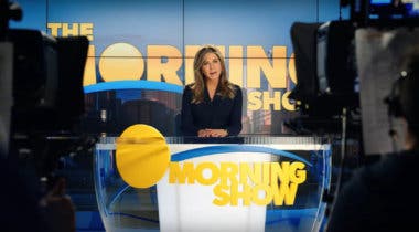 Imagen de The Morning Show se enfrenta al drama televisivo en su primer tráiler