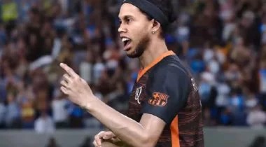 Ronaldinho pes 2020