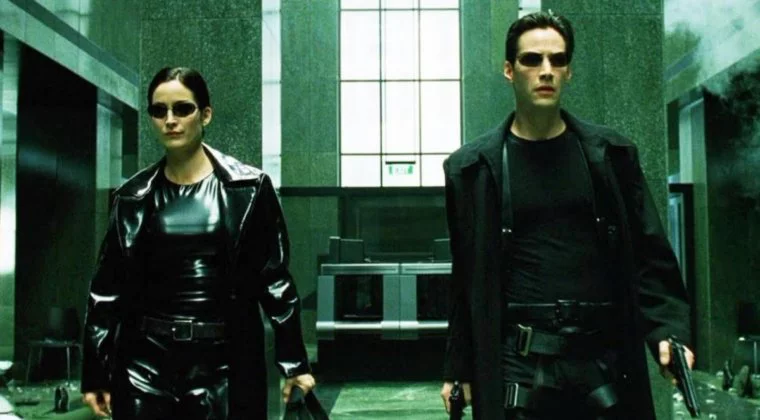 Imagen de Warner Bros se retracta y anuncia que el rodaje de Matrix 4 se pospone por el Covid-19