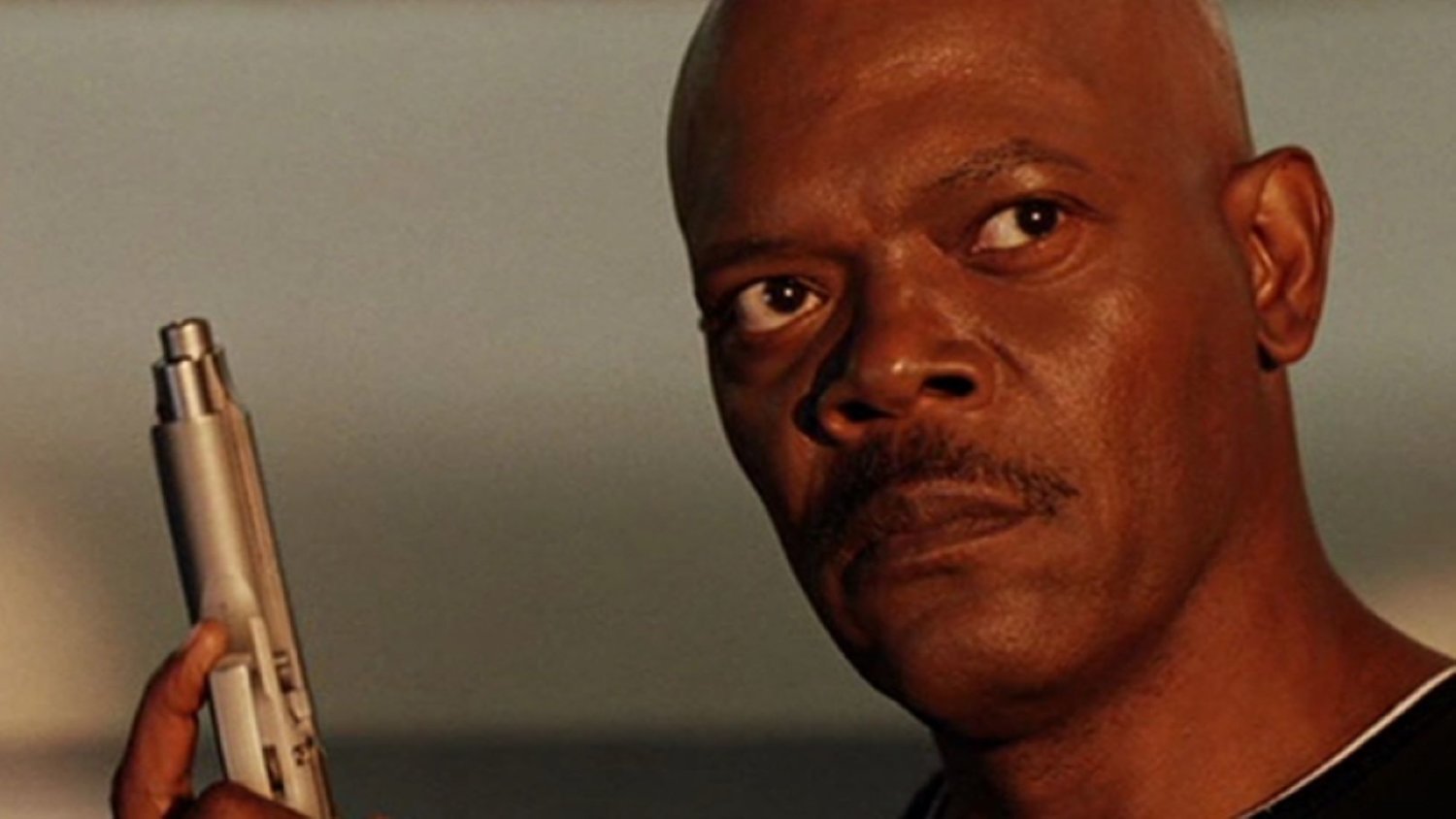 Michael Keaton y Samuel L. Jackson protagonizarán el thriller The Asset