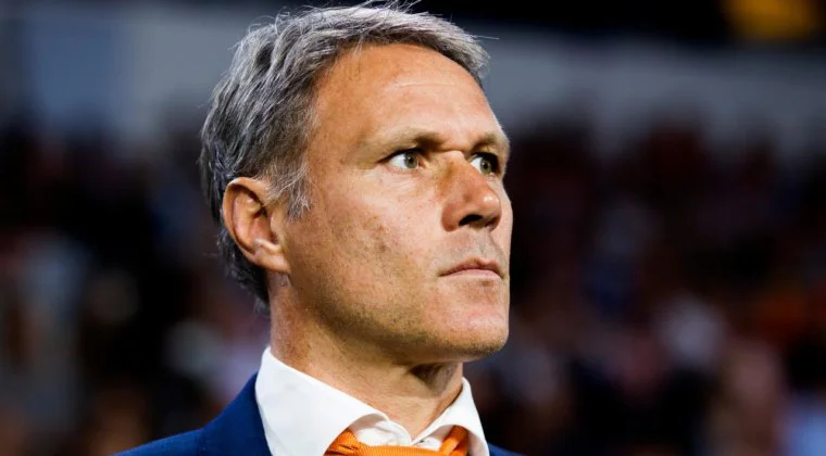 Imagen de Marco Van Basten expulsado de FIFA 20 por un comentario nazi