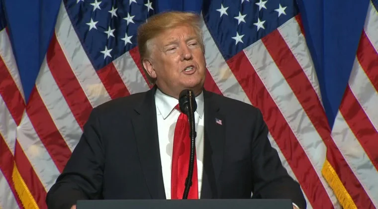 Imagen de Trump llega a un nuevo acuerdo con China sobre las importaciones de consolas a USA