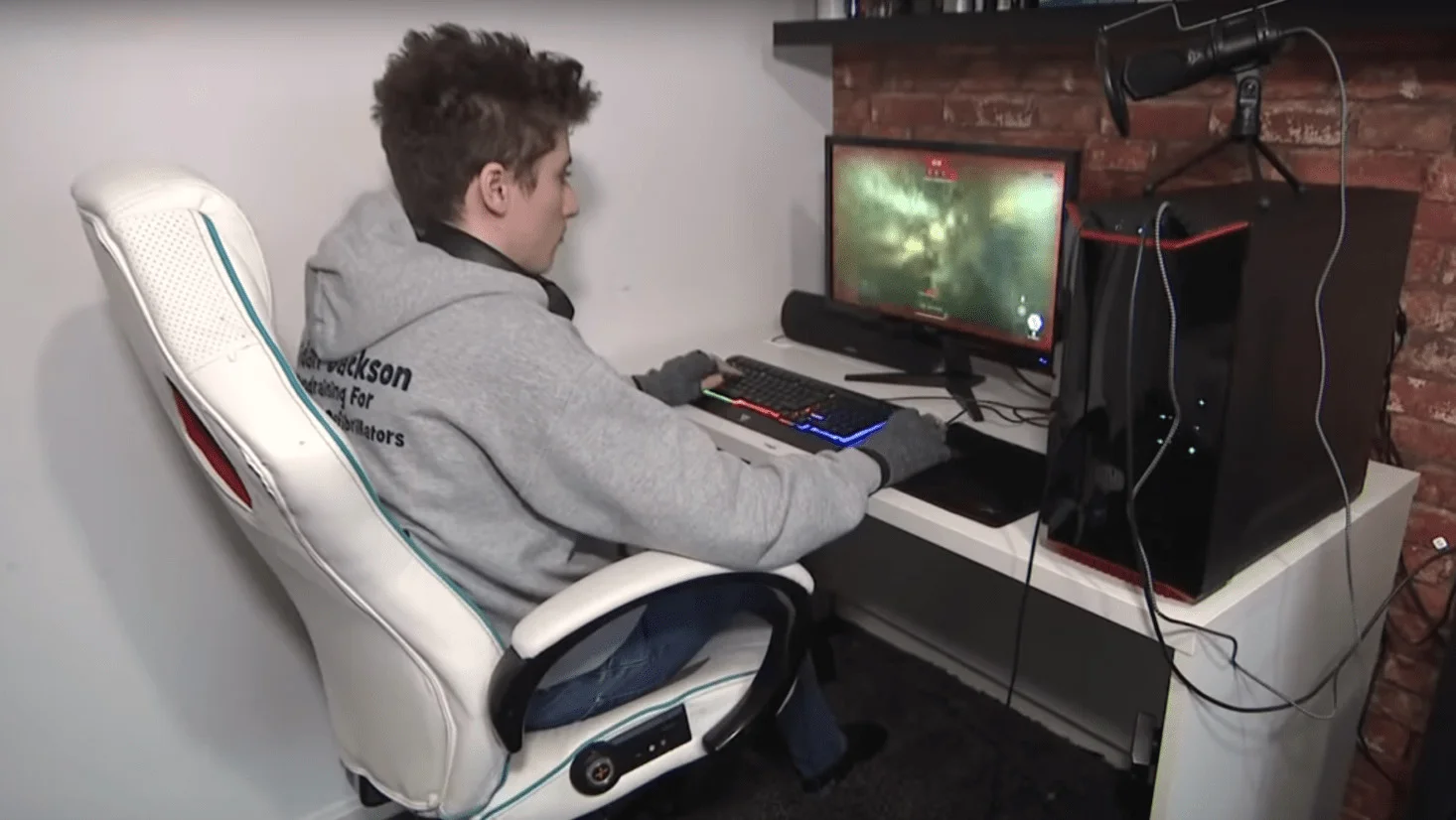 aidan jackson gamign online-min