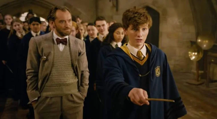Imagen de Animales Fantásticos: J.K. Rowling pasó 3 horas con Jude Law, enseñándole todo sobre Dumbledore