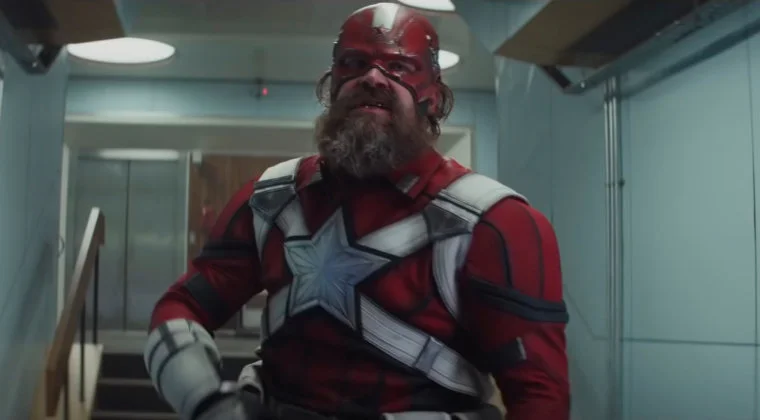 Imagen de David Harbour pide perdón por el nuevo retraso de Viuda Negra