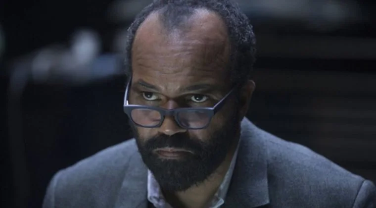 Imagen de The Batman: Jeffrey Wright luce el bigote del comisario Gordon en una nueva foto