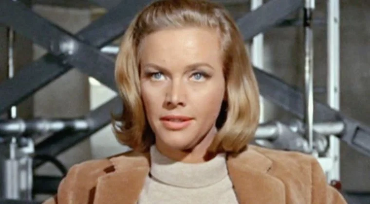 Imagen de Honor Blackman, Pussy Galore en James Bond contra Goldfinger, muere a los 94 años