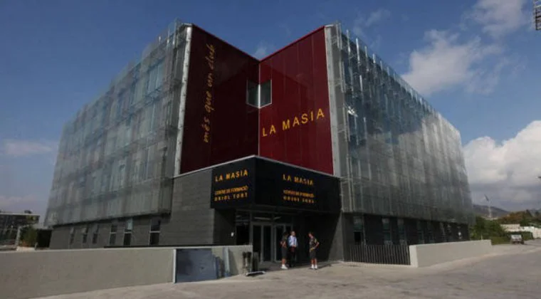 Imagen de El creador de Pulseras Rojas trabaja en una serie de La Masía del Barça