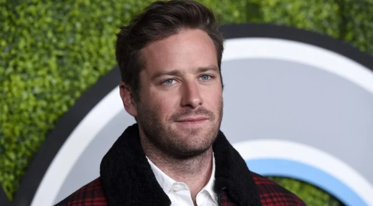 Imagen de Armie Hammer sorprende con un increíble cambio de look a lo Taxi Driver