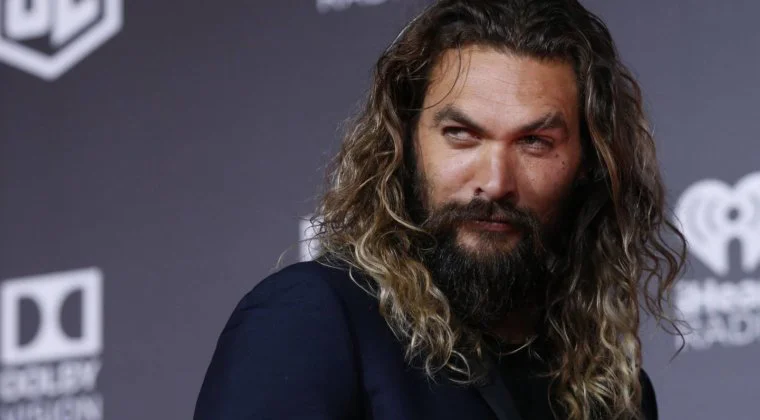 Imagen de Jason Momoa apoya a Ray Fisher en su disputa con Warner Bros.