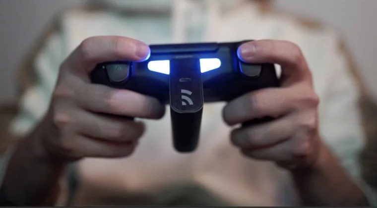 Imagen de Probamos Remotto, el accesorio de carga inalámbrica del mando de PS4