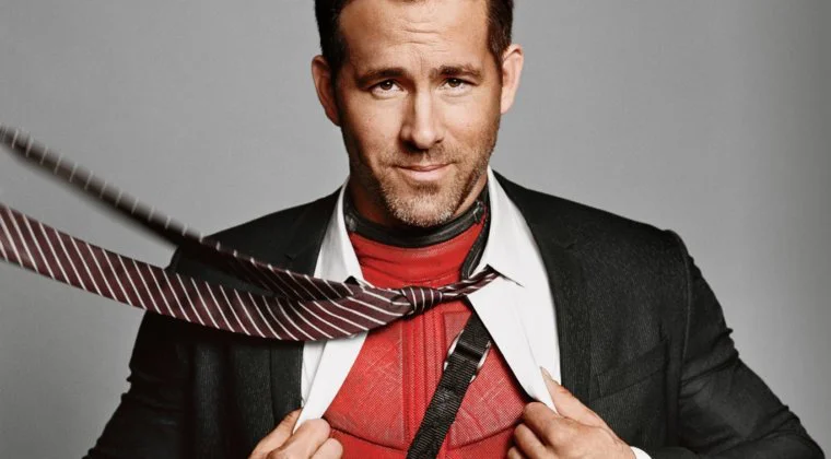 Imagen de Ryan Reynolds nos enseña un traje 'sin usar' de Deadpool 2