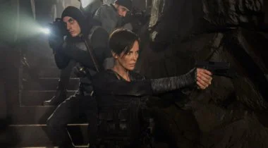 Imagen de Descubre a Charlize Theron en La Vieja Guardia, la nueva película de acción y fantasía de Netflix