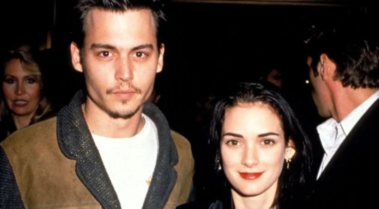 Imagen de Winona Ryder, ex pareja de Johnny Depp, defiende al actor en el caso Amber Heard