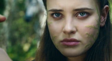 Imagen de Maldita: Katherine Langford es la elegida en el nuevo tráiler de la serie de Netflix