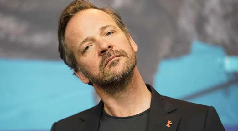 Imagen de The Batman: Peter Sarsgaard opina sobre la interpretación de Robert Pattinson