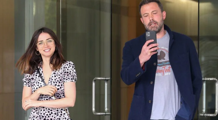 Imagen de Ana de Armas y Ben Affleck se suman a las manifestaciones contra el racismo en Estados Unidos