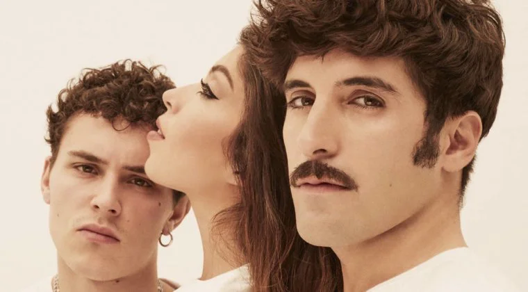Imagen de Arón Piper (Élite) se desnuda en un videoclip y recibe decenas de comentarios rusos