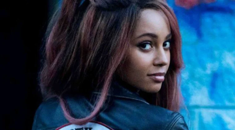 Imagen de El productor de Riverdale pide perdón a Vanessa Morgan tras la denuncia de racismo en la serie