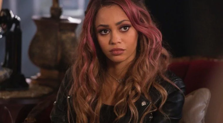 Imagen de Vanessa Morgan afirma que Riverdale es una serie racista