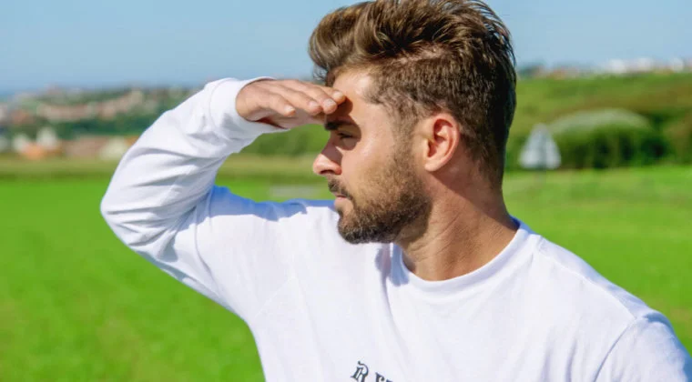 Imagen de Con los pies en la tierra, la nueva serie de Netflix protagonizada por Zac Efron