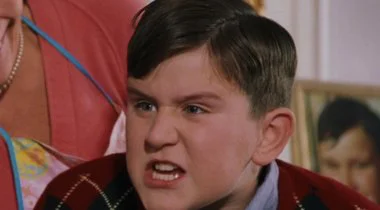 Imagen de La Vieja Guardia: El impactante cambio físico de Harry Melling (Harry Potter)
